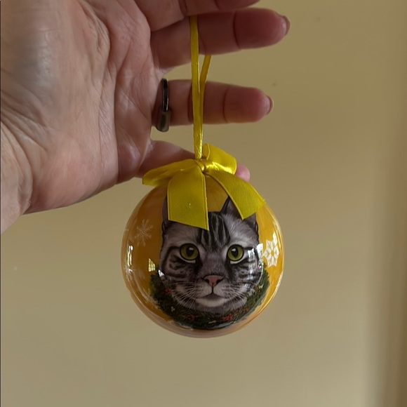 no brand Other - Gray Cat Yellow Ornament with Ribbon